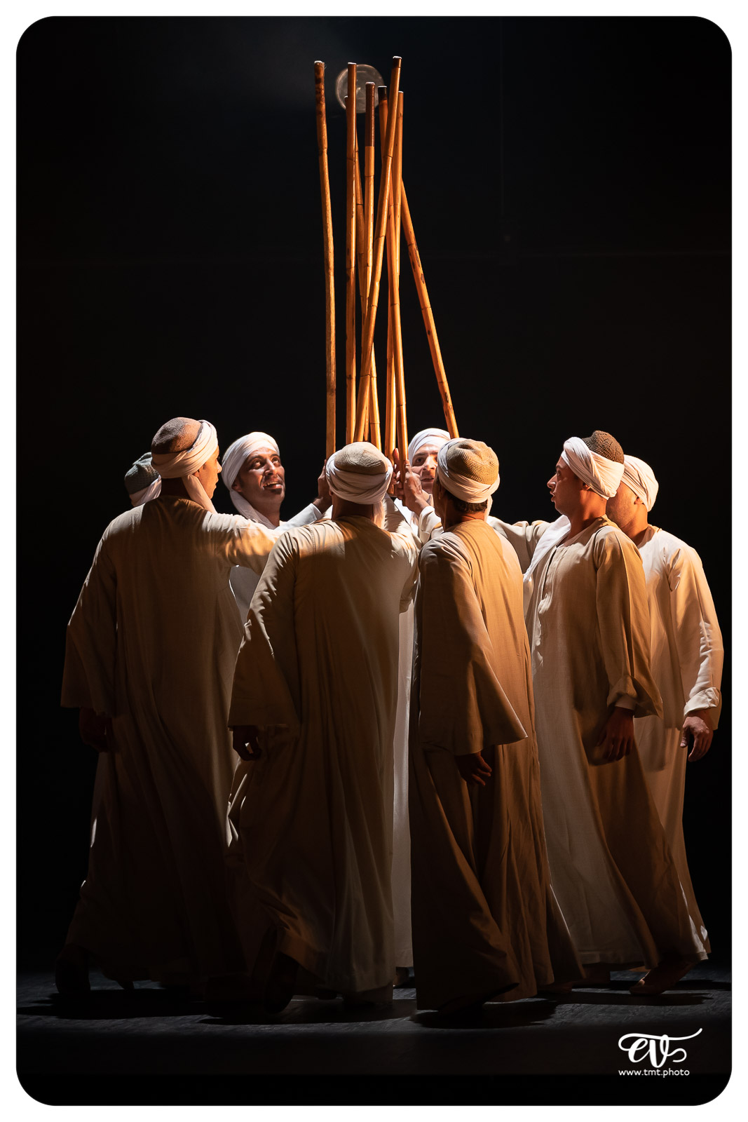 DANS LE CERCLE DES HOMMES DU NIL - CENTRE MEDHAT FAWZY DE MALLAW